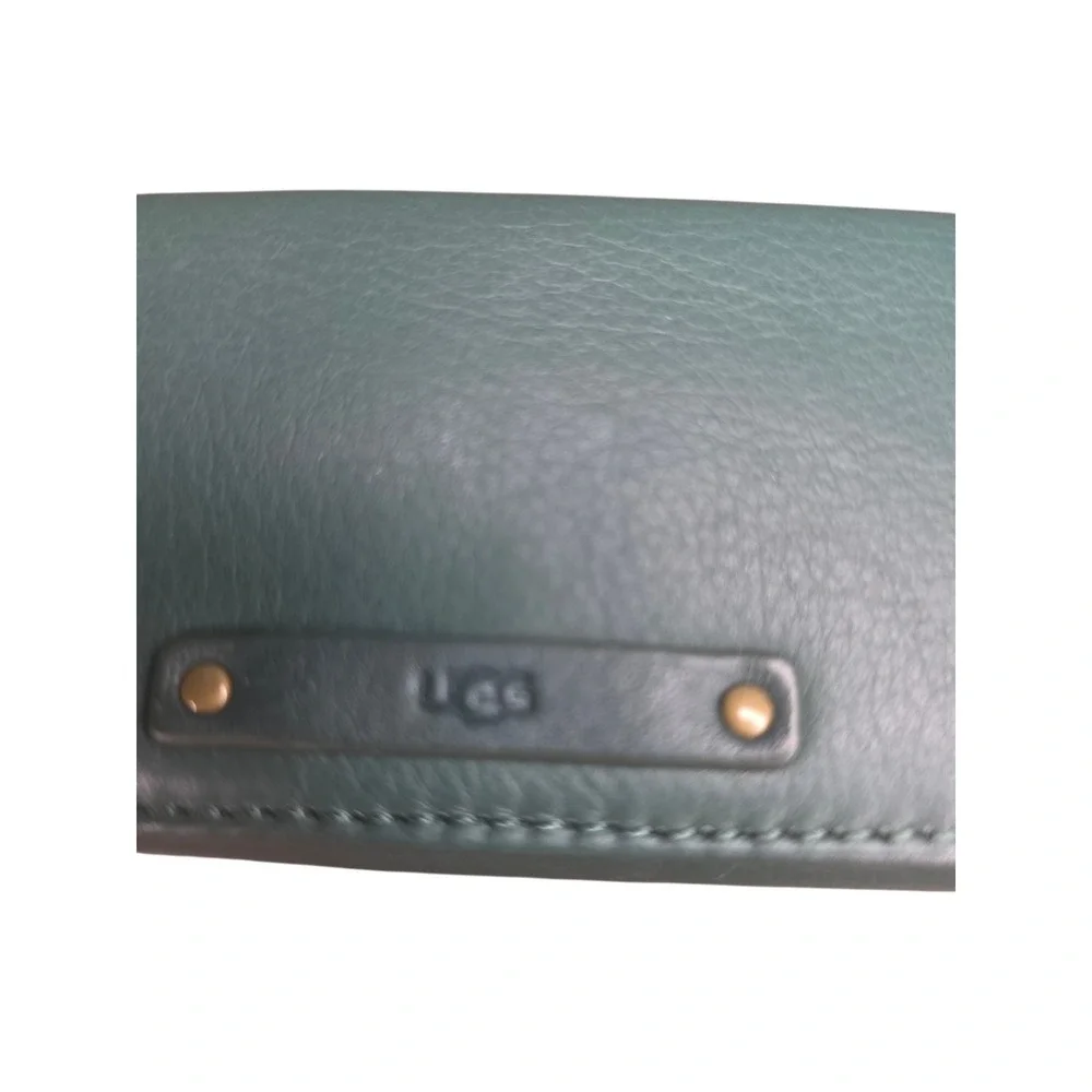 UGG Leather 6 Hook Key Case Green Snap Wallet Key Holder Compact Organizer